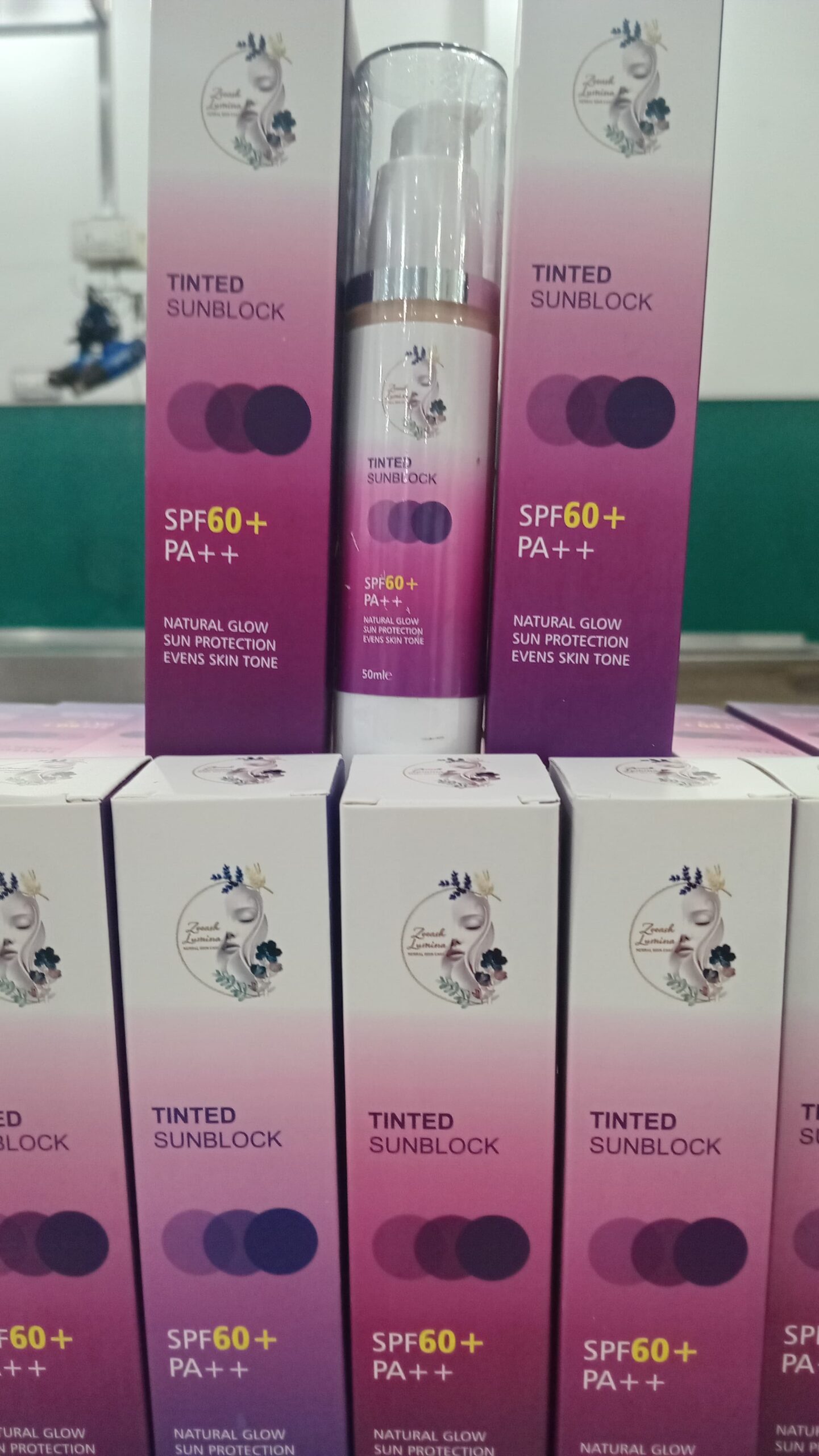 Tinted Sunblock SPF 60+ - Image 2